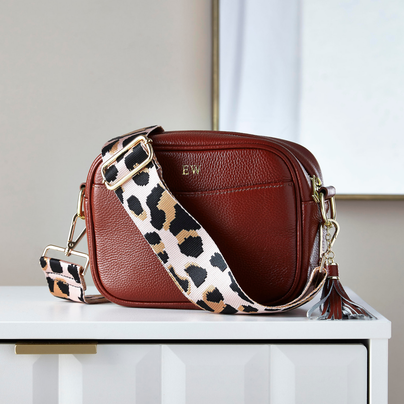 Bag with 2025 changeable straps